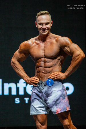 MEN'S PHYSIQUE 174